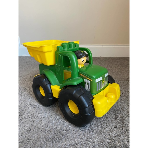 Mega Bloks x John Deere tractor building toy - Picture 8 of 11